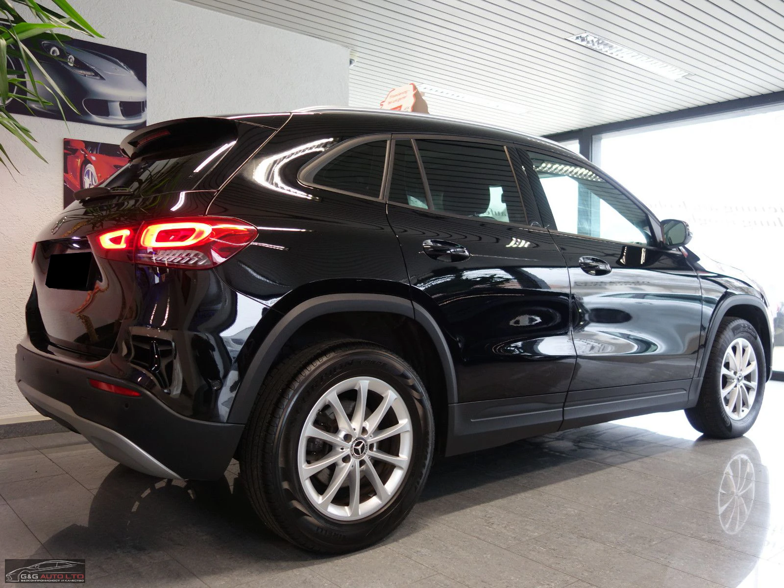 Mercedes-Benz GLA 200 D/4MATIC/150HP/CAM/PANO/LED/NAVI/KEYLESS/E133 - изображение 4
