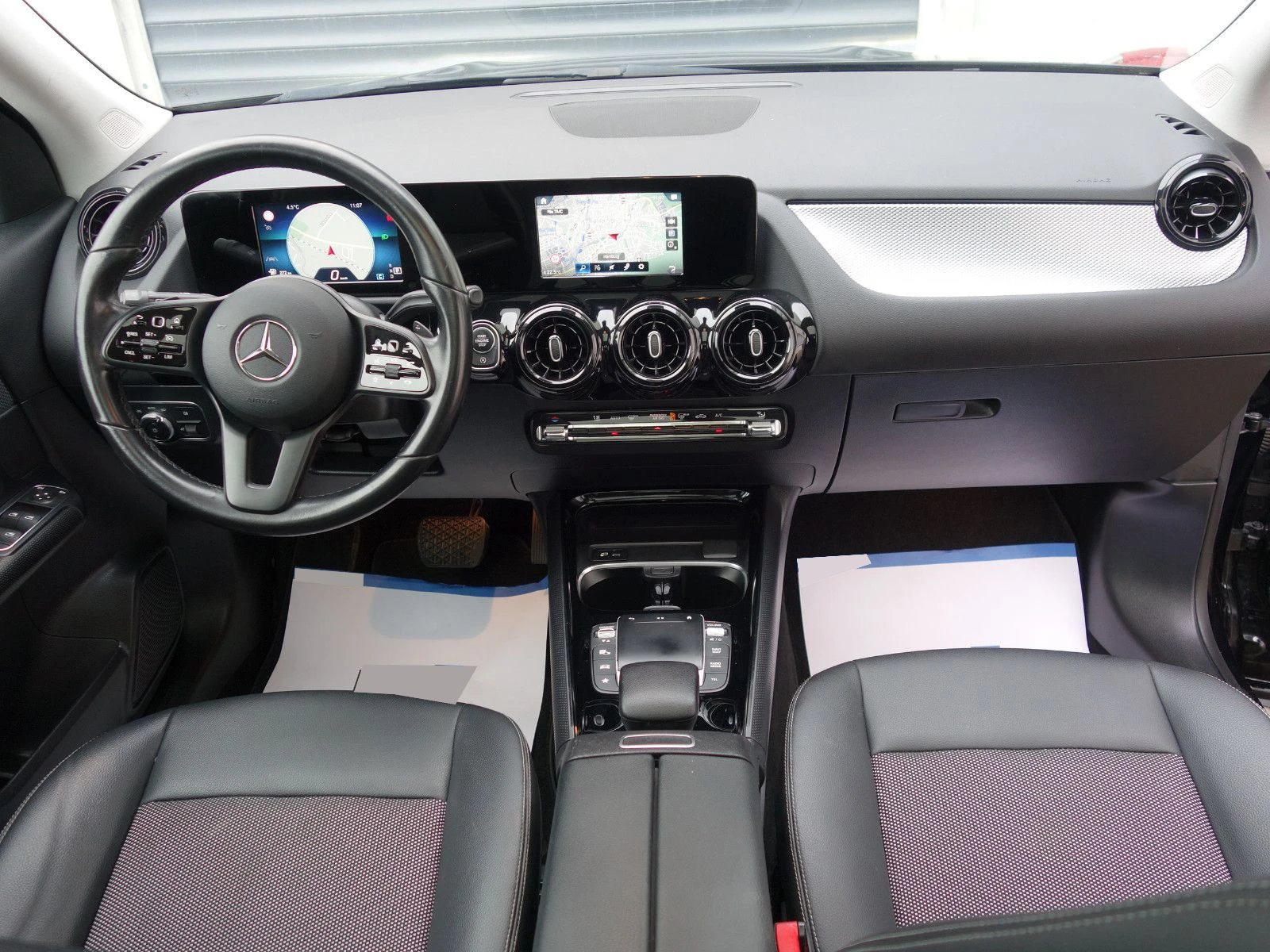 Mercedes-Benz GLA 200 D/4MATIC/150HP/CAM/PANO/LED/NAVI/KEYLESS/E133 - изображение 8