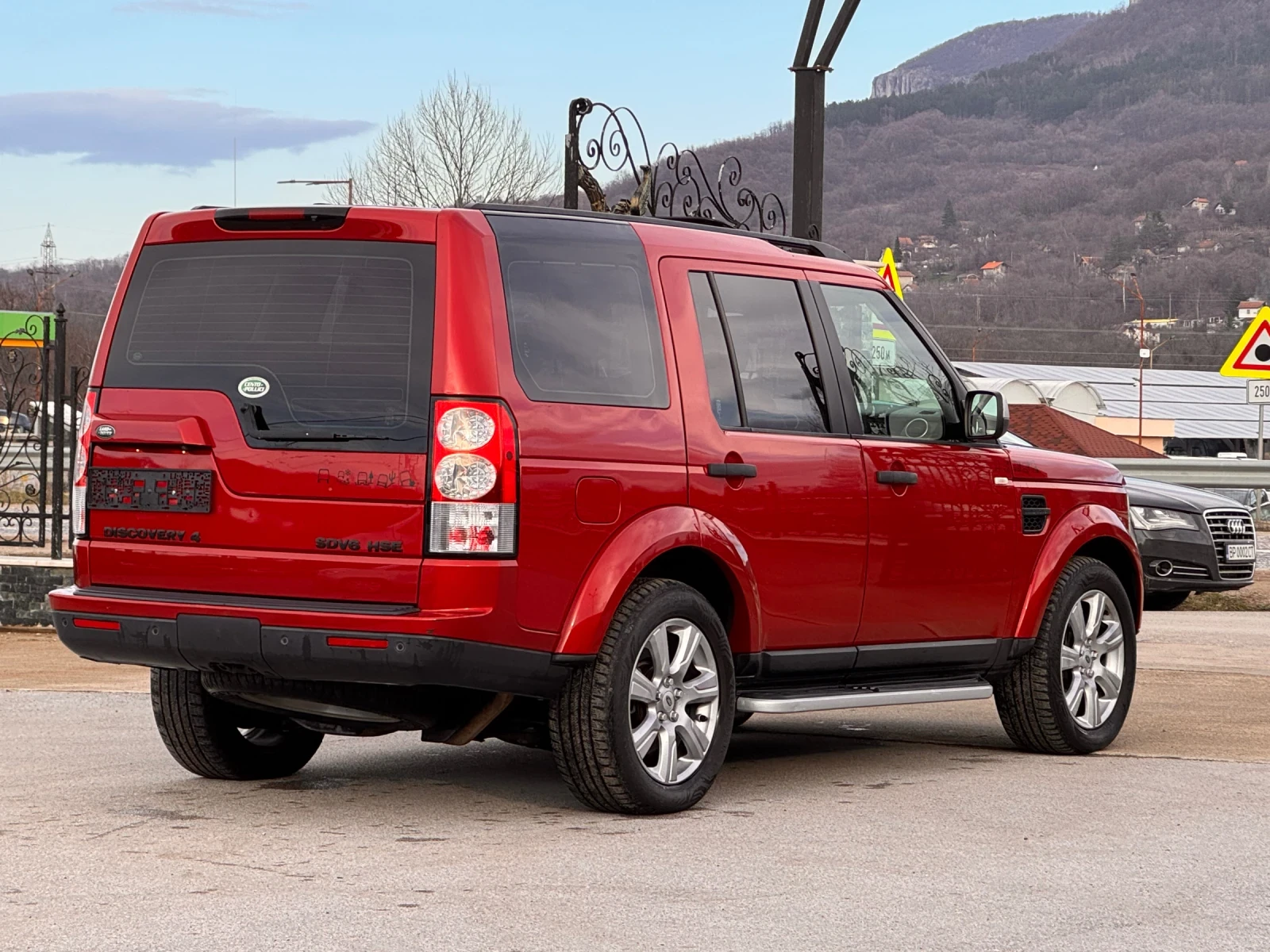 Land Rover Discovery 3.0HSI 6+ 1 ИТАЛИЯ, снимка 8 - Автомобили и джипове - 53841349