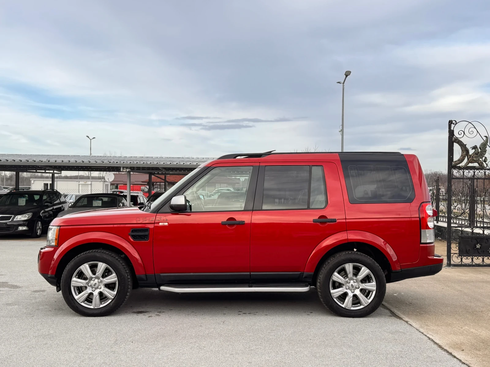 Land Rover Discovery 3.0HSI 6+ 1 ИТАЛИЯ, снимка 2 - Автомобили и джипове - 53841349