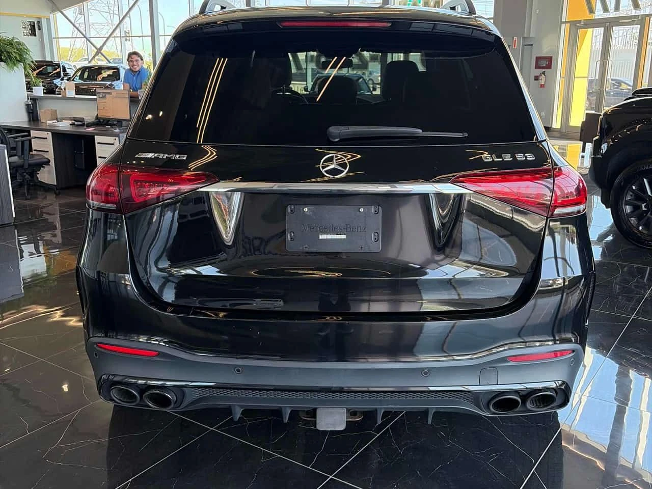 Mercedes-Benz GLE 53 4MATIC AMG 4MATIC | CARFAX | АВТОКРЕДИТ БЕЗ ПЪРВОНАЧАЛНА, снимка 5 - Автомобили и джипове - 55566654