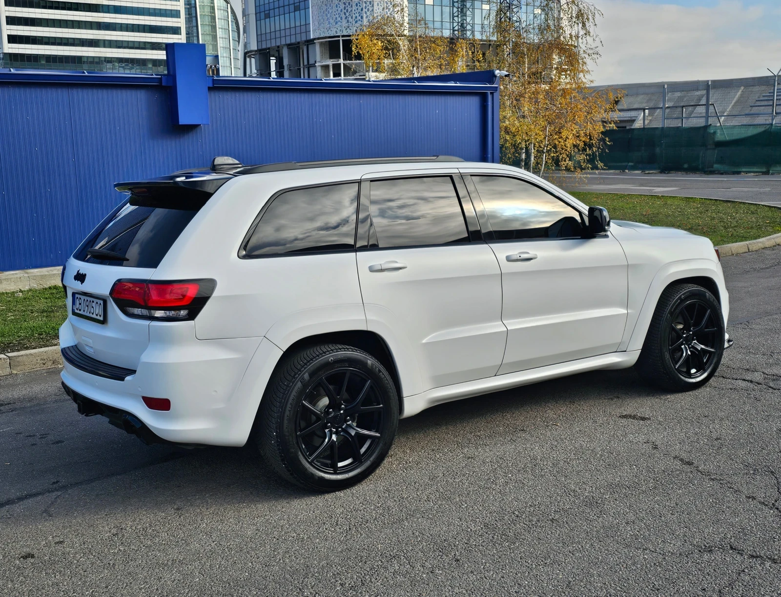 Jeep Grand cherokee 5.7 SUMMIT SRT PACK, снимка 4 - Автомобили и джипове - 55593741