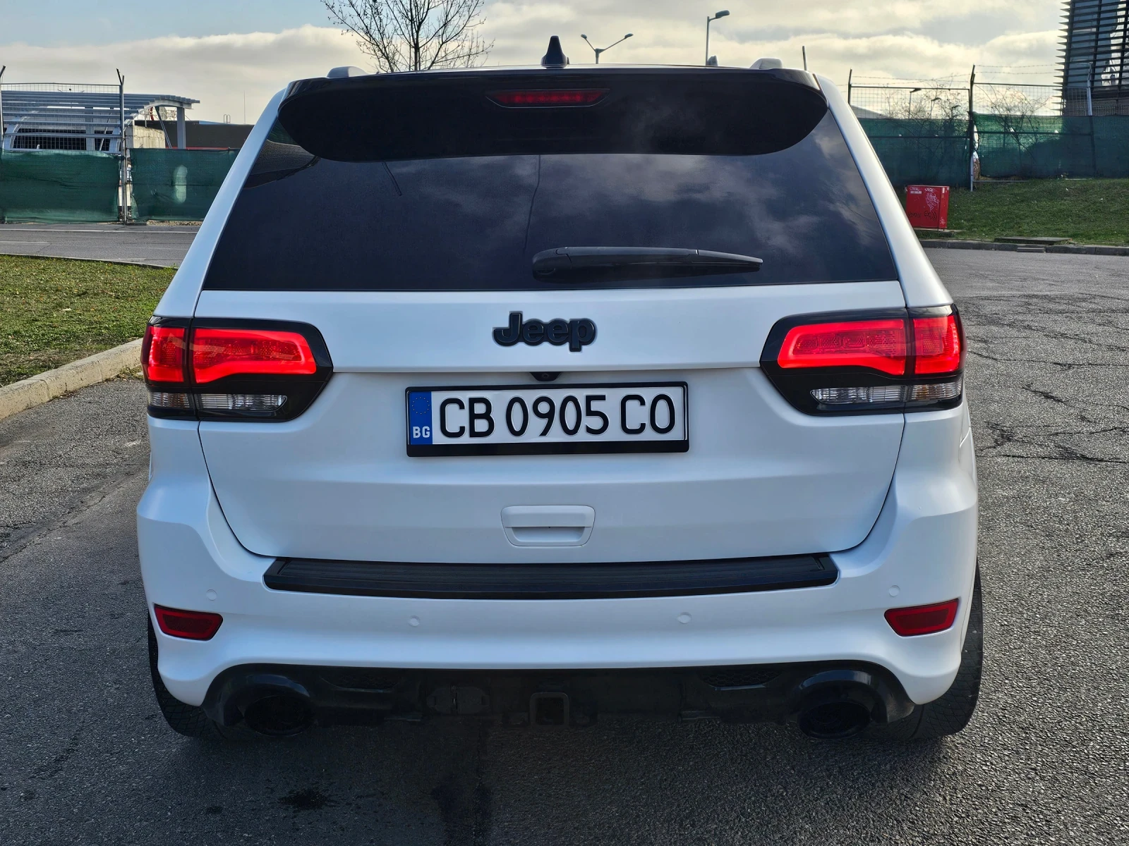 Jeep Grand cherokee 5.7 SUMMIT SRT PACK, снимка 3 - Автомобили и джипове - 55593741