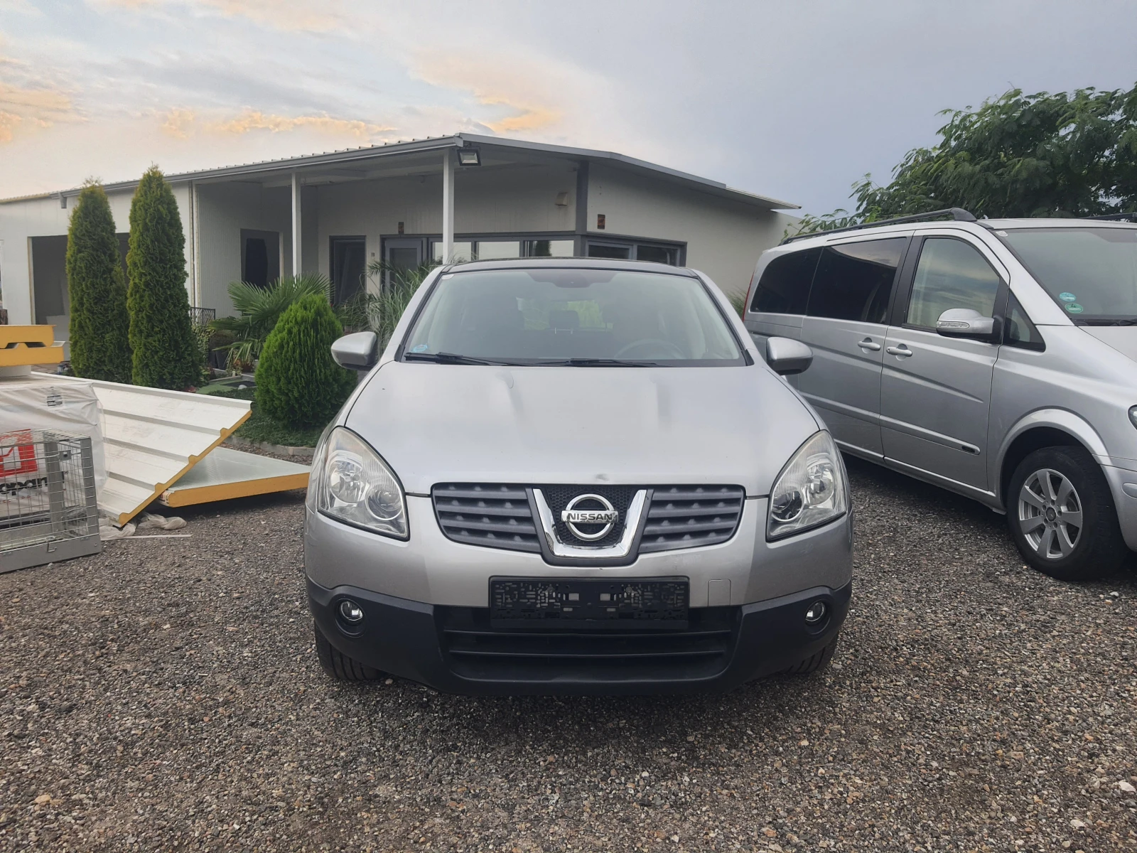 Nissan Qashqai  2.0i 4x4 Panorama, снимка 2 - Автомобили и джипове - 56048805