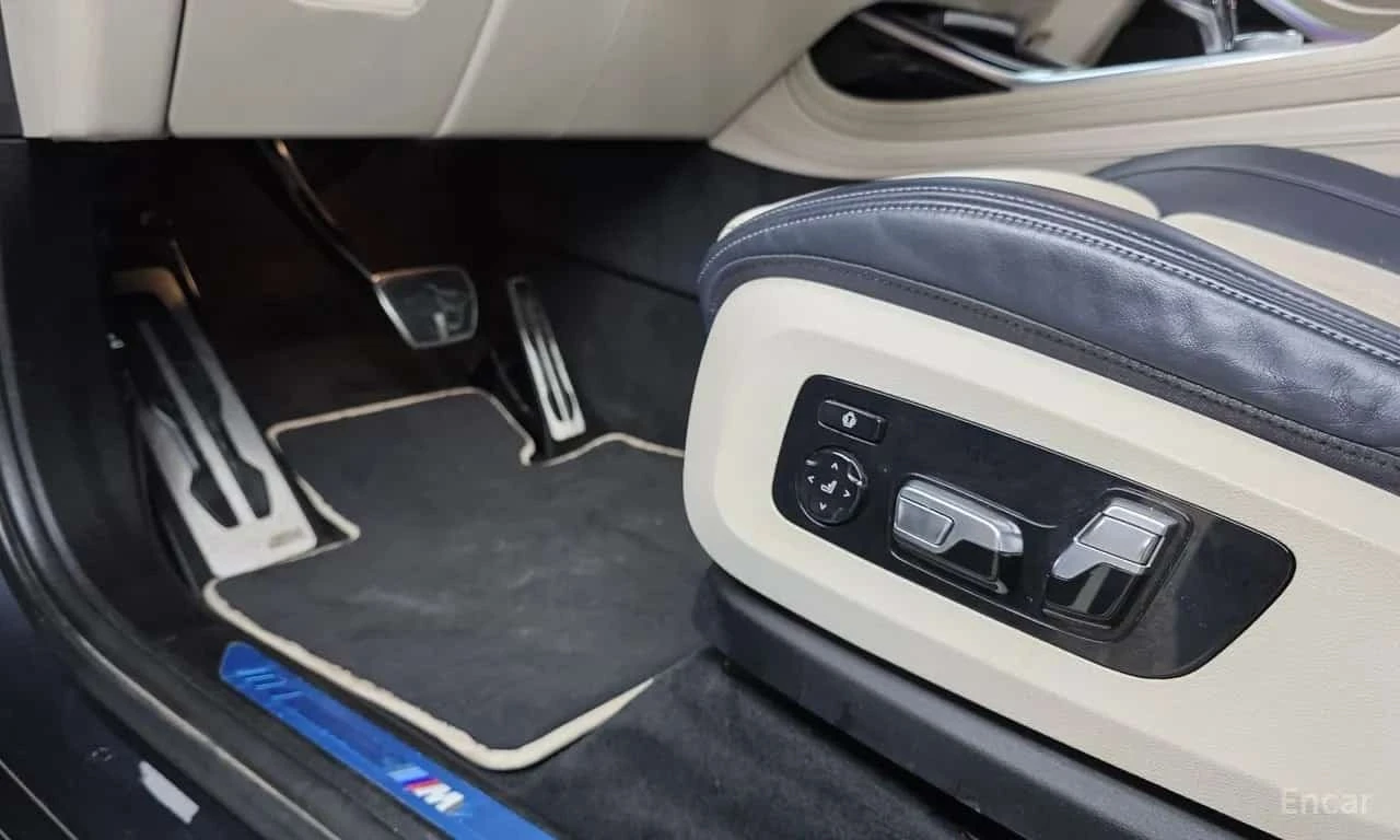 BMW X7 * xDrive 30d M Sport First Edition* АВТОКРЕДИТ* , снимка 14 - Автомобили и джипове - 56180748