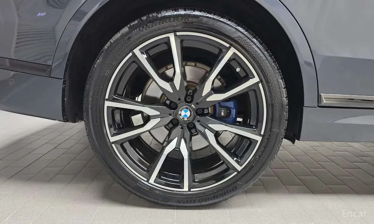BMW X7 * xDrive 30d M Sport First Edition* АВТОКРЕДИТ* , снимка 5 - Автомобили и джипове - 56180748