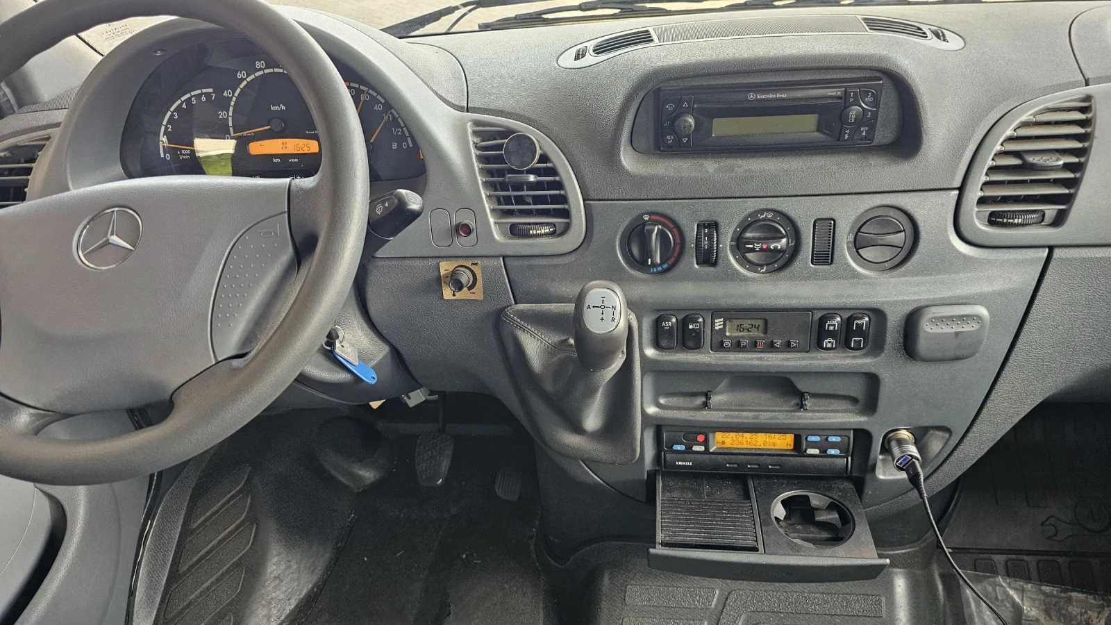 Mercedes-Benz Sprinter 411-22 места  - 236000 km - изображение 6