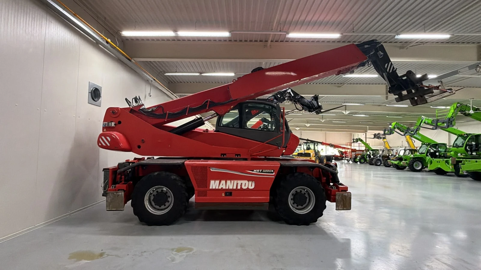 Телескопични товарачи Manitou MRT 2550 PLUS САМО 3000 МОТО ЧАСА ЛИЗИНГ