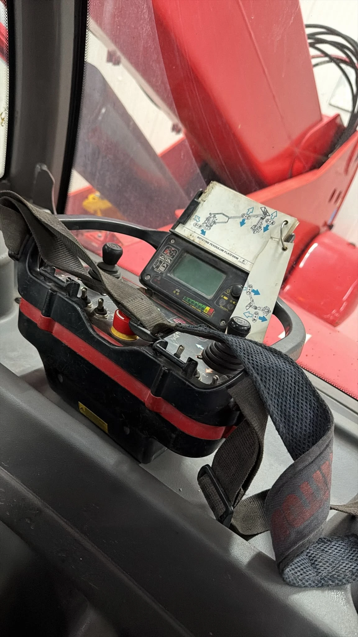 Телескопични товарачи Manitou MRT 2550 PLUS САМО 3000 МОТО ЧАСА ЛИЗИНГ, снимка 9 - Индустриална техника - 55334349