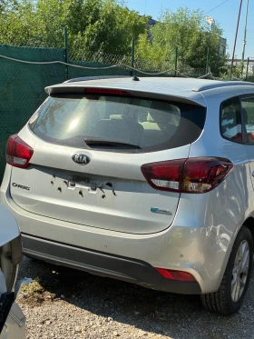 Kia Carens На части, снимка 1