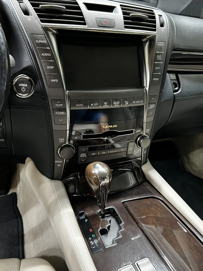 Lexus LS 600h, снимка 7 - Автомобили и джипове - 37959388