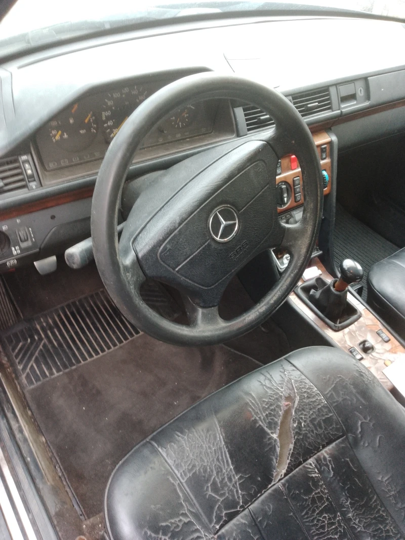 Mercedes-Benz 124, снимка 1 - Автомобили и джипове - 49168929