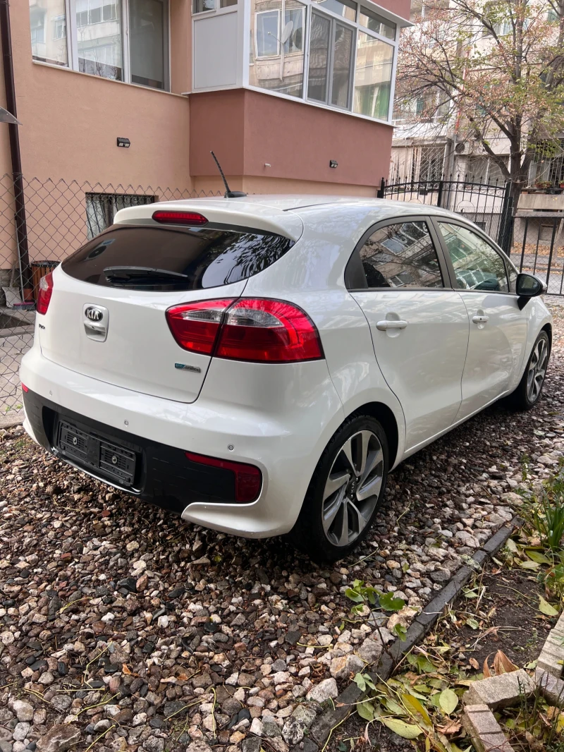 Kia Rio 1.1, снимка 4 - Автомобили и джипове - 48054350