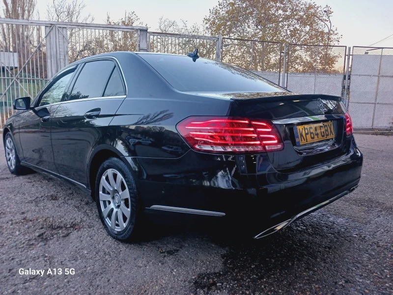 Mercedes-Benz E 220 Facelift , снимка 2 - Автомобили и джипове - 48205580