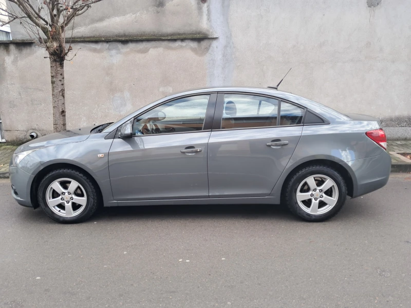 Chevrolet Cruze, снимка 3 - Автомобили и джипове - 49114869