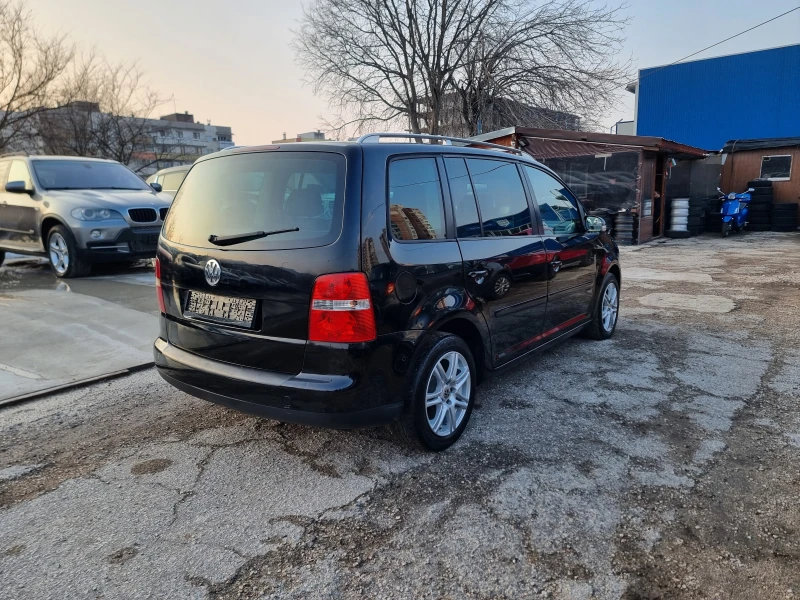 VW Touran 2.0TDI , снимка 7 - Автомобили и джипове - 49280071