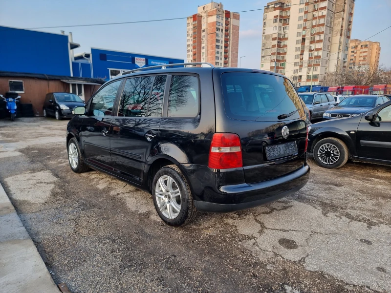 VW Touran 2.0TDI , снимка 4 - Автомобили и джипове - 49280071