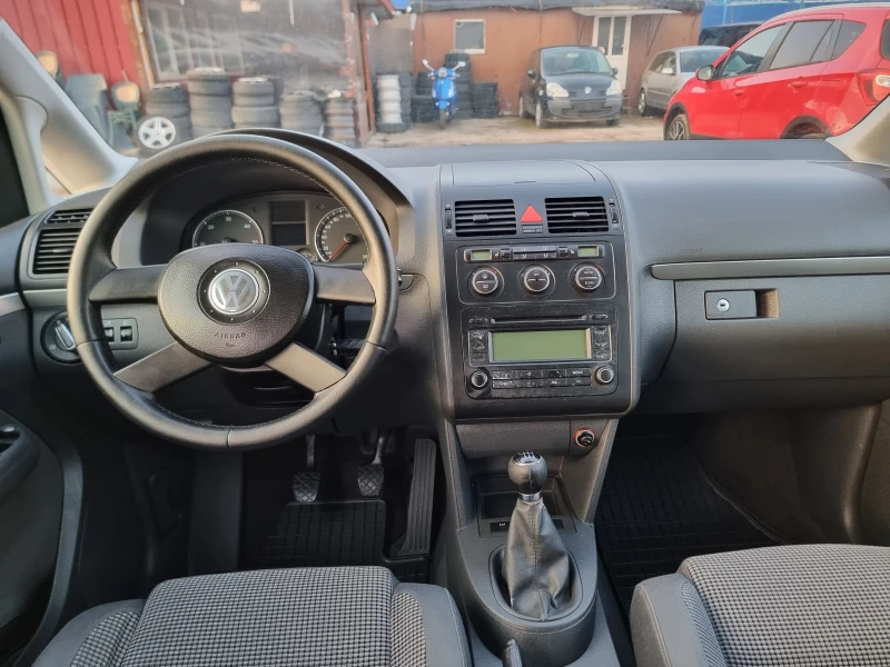 VW Touran 2.0TDI , снимка 12 - Автомобили и джипове - 49280071