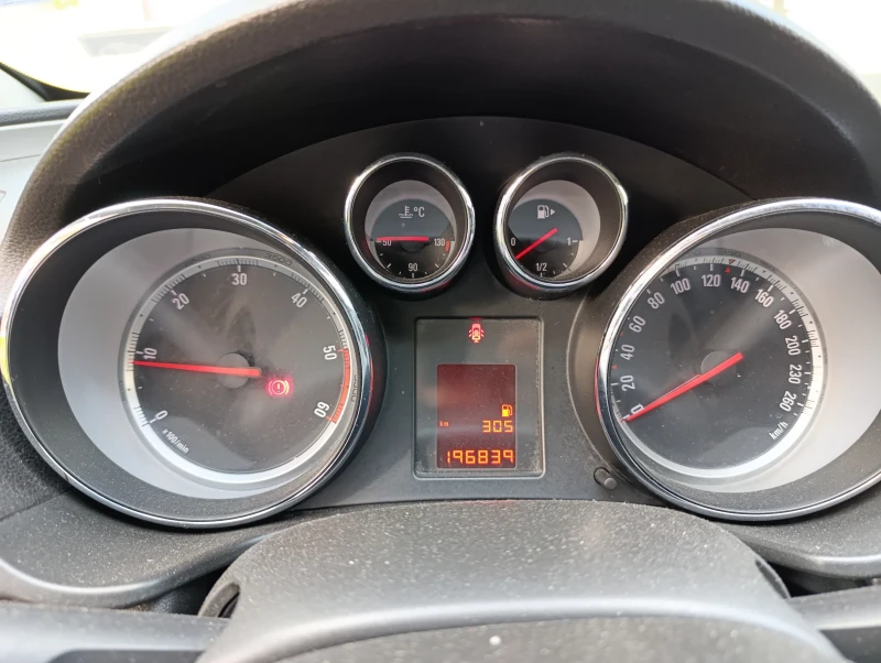 Opel Insignia 2.0 , снимка 10 - Автомобили и джипове - 52666118