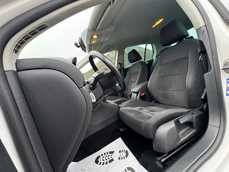 VW Golf 1.6TDI, АВТОМАТ, FULL , снимка 16 - Автомобили и джипове - 53081045