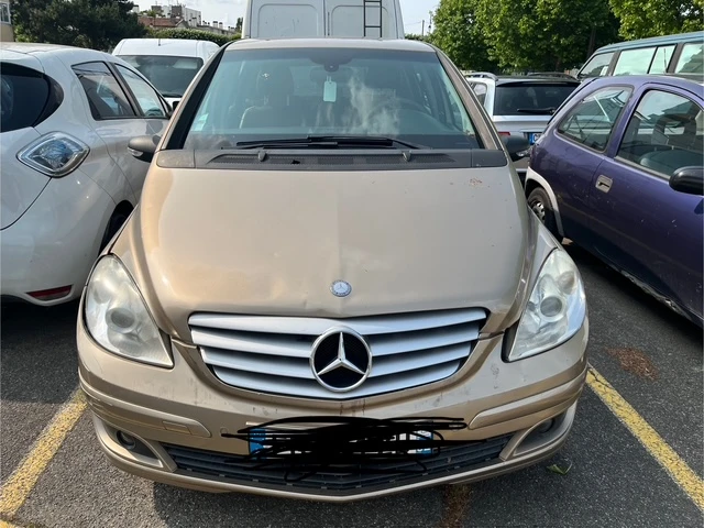 Mercedes-Benz 180, снимка 2 - Автомобили и джипове - 55645279