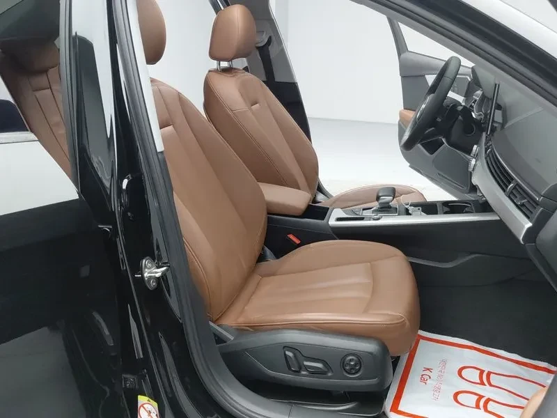 Audi A4 40 TFSI, снимка 11 - Автомобили и джипове - 55923002