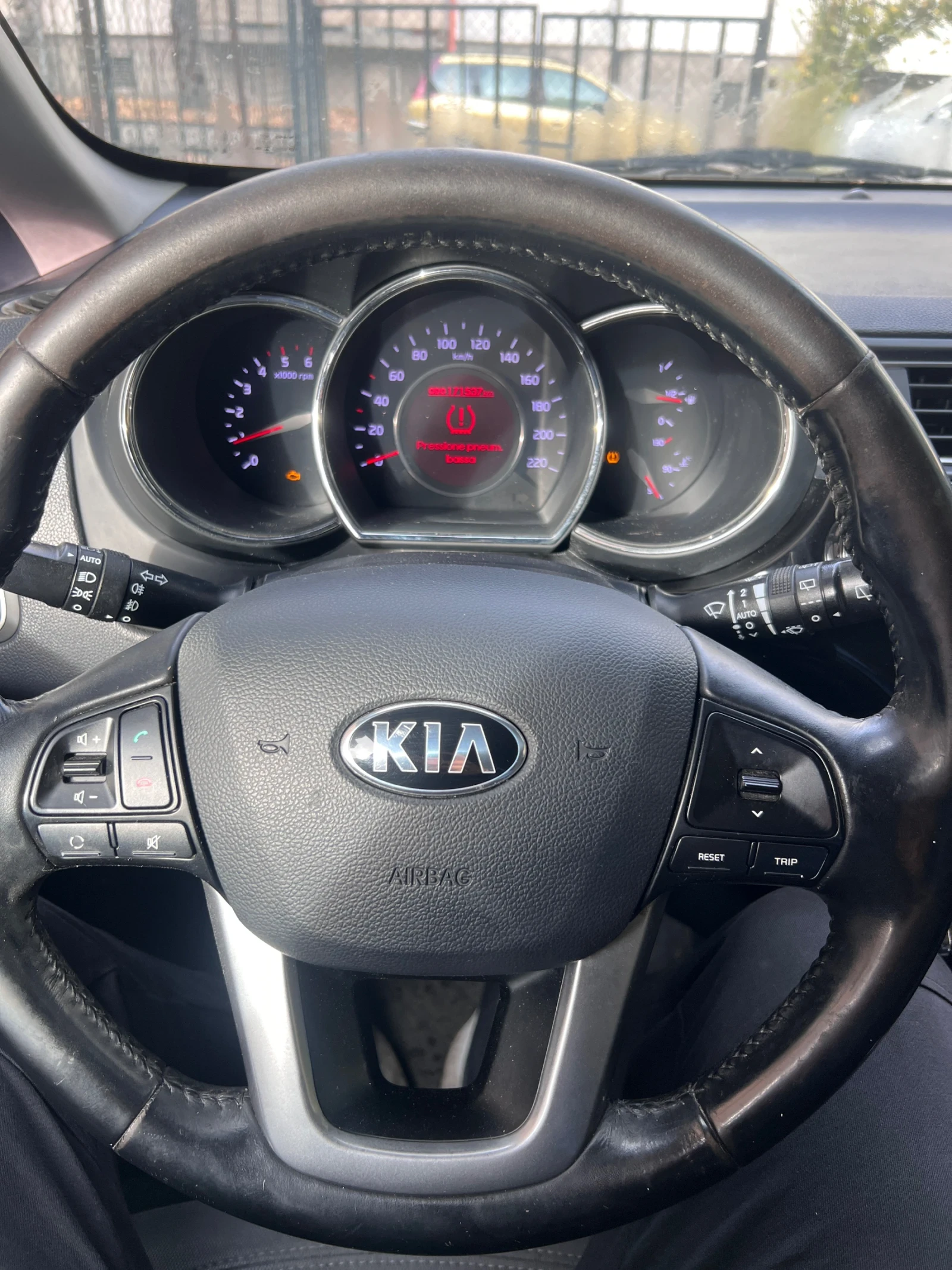 Kia Rio 1.1 - изображение 10