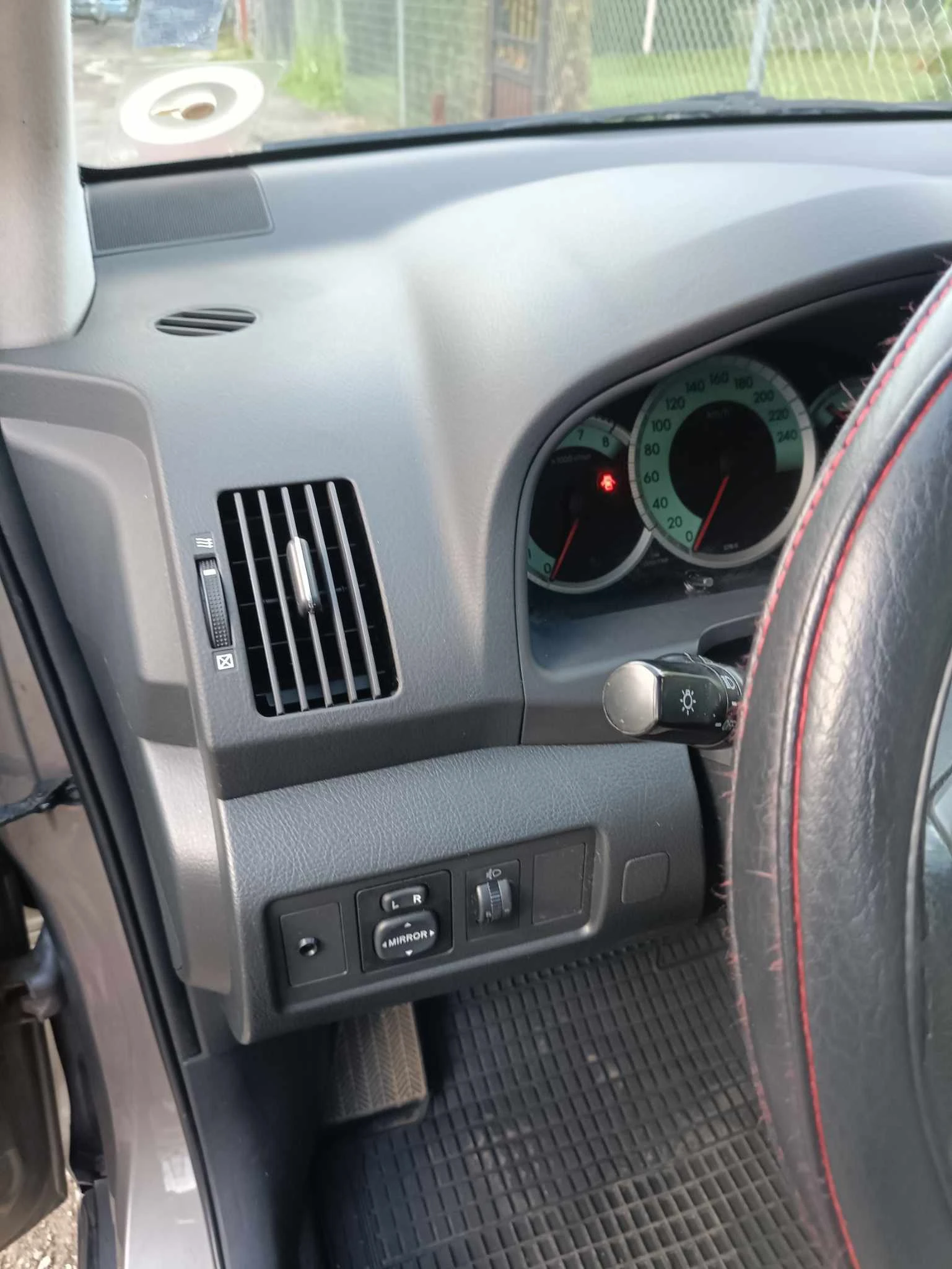 Toyota Corolla verso 1.6 - изображение 6