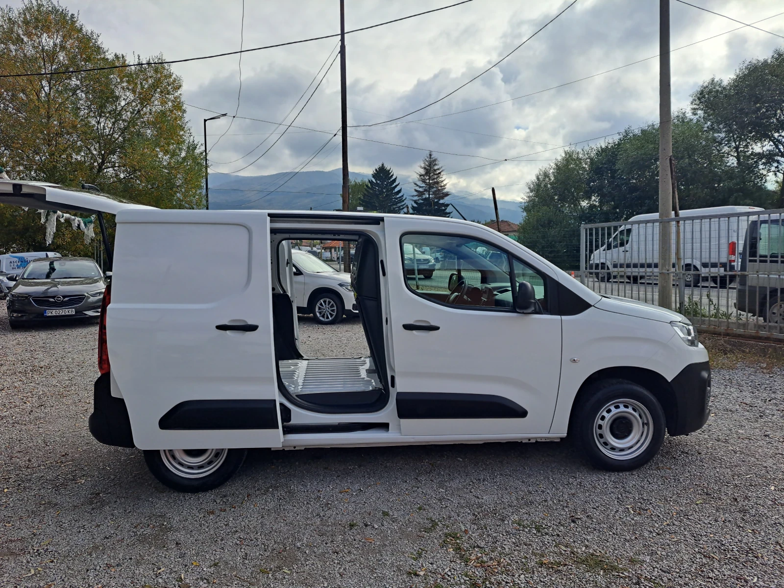 Citroen Berlingo 1.5HDI - ДВЕ СТРАНИЧНИ ВРАТИ - 130 000км - изображение 7