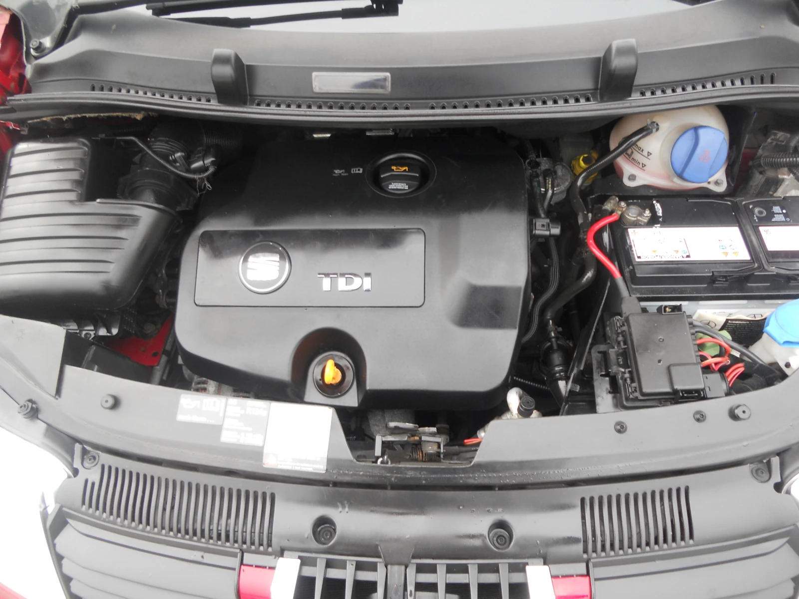 Seat Alhambra 1.9TDI Лизинг!!!! 4x4  116 КОНСКИ СИЛИ, снимка 12 - Автомобили и джипове - 53724543