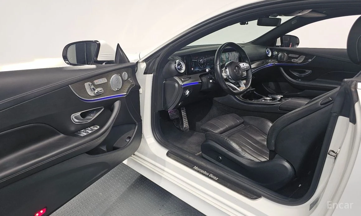 Mercedes-Benz E 400 4MATIC AMG PACK* DIGITAL * BURMESTER* 360* HEAD-UP, снимка 6 - Автомобили и джипове - 54021414