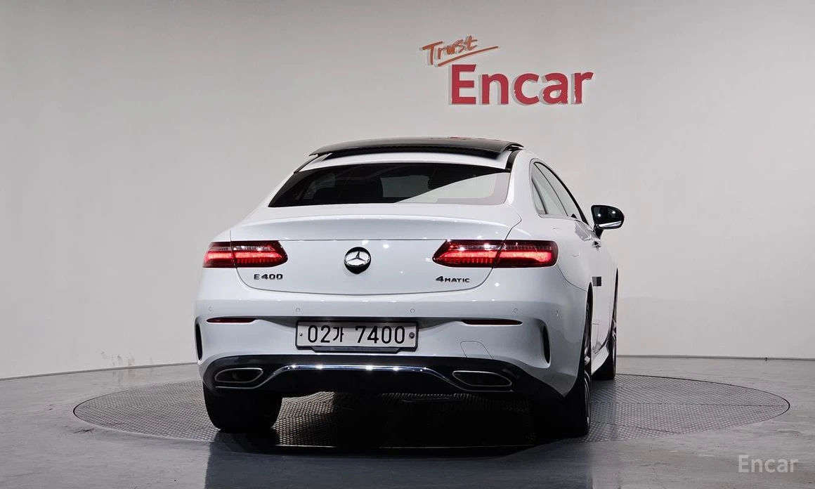 Mercedes-Benz E 400 4MATIC AMG PACK* DIGITAL * BURMESTER* 360* HEAD-UP, снимка 4 - Автомобили и джипове - 54021414