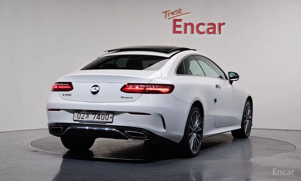 Mercedes-Benz E 400 4MATIC AMG PACK* DIGITAL * BURMESTER* 360* HEAD-UP, снимка 3 - Автомобили и джипове - 54021414