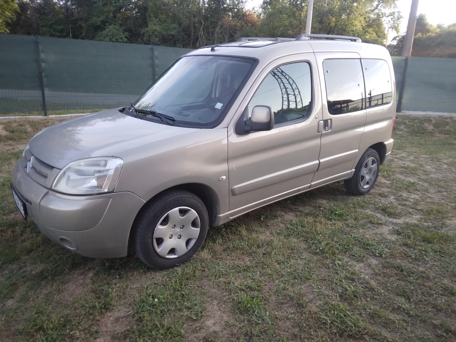 Citroen Berlingo 1.6 HDI, снимка 2 - Автомобили и джипове - 55208019