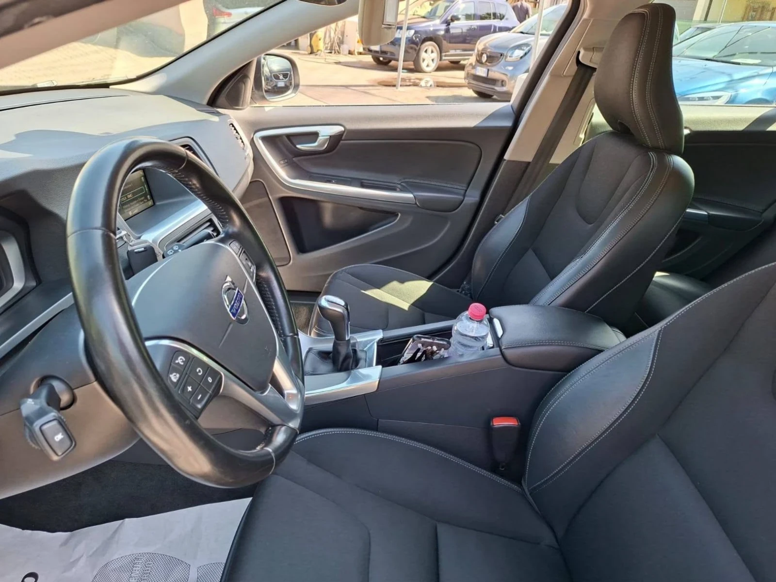 Volvo V60 ОЧАКВАН ВНОС/2.0D/150КС/КАТО НОВА, снимка 7 - Автомобили и джипове - 55005427