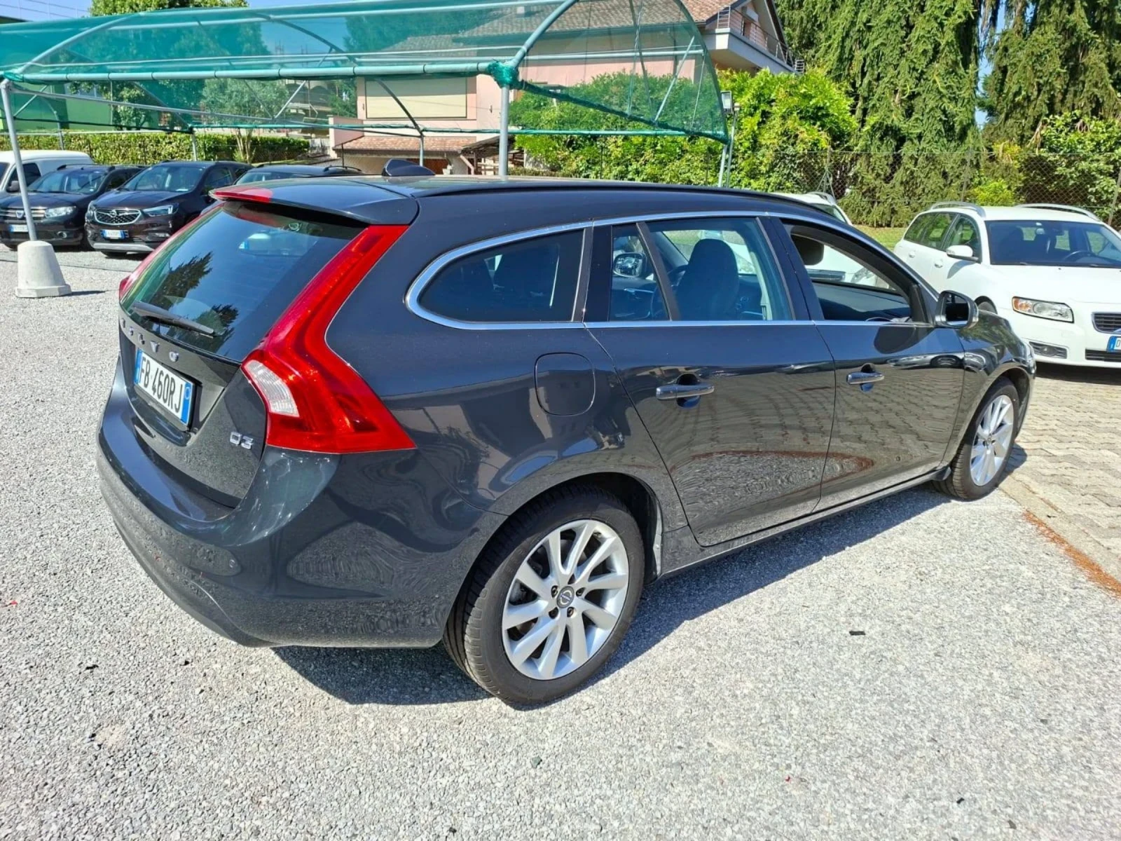 Volvo V60 ОЧАКВАН ВНОС/2.0D/150КС/КАТО НОВА, снимка 4 - Автомобили и джипове - 55005427