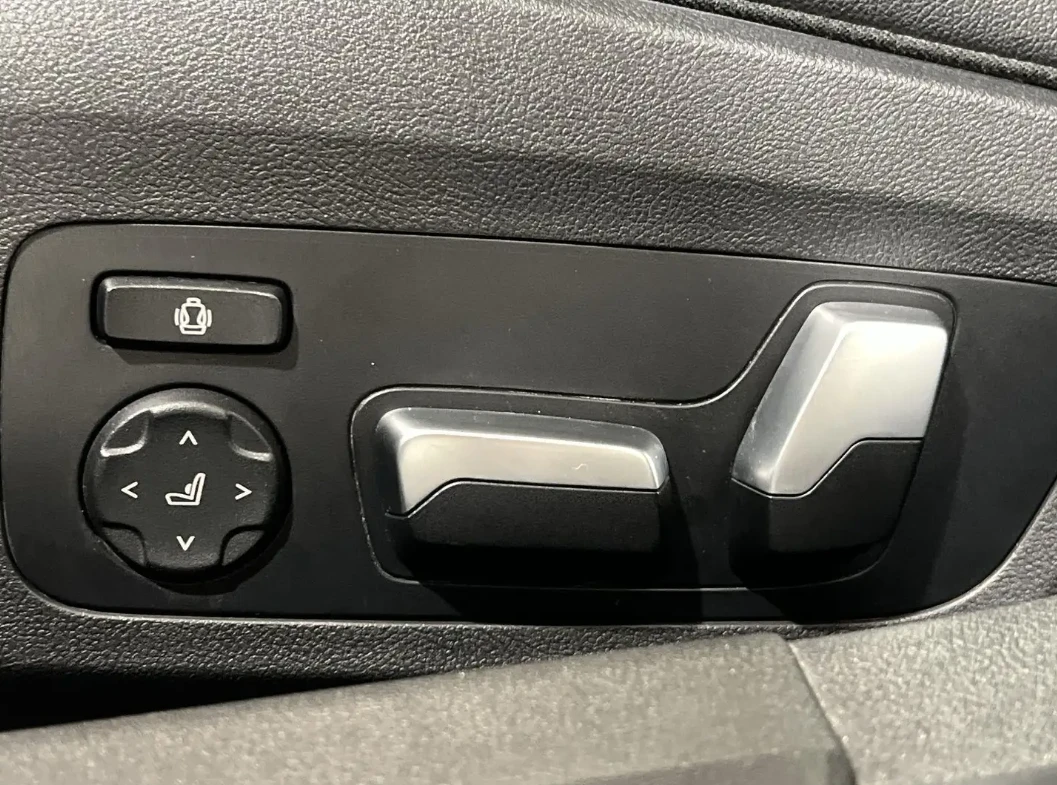 BMW 330 xDrive HUD Enhanced, снимка 13 - Автомобили и джипове - 55314205