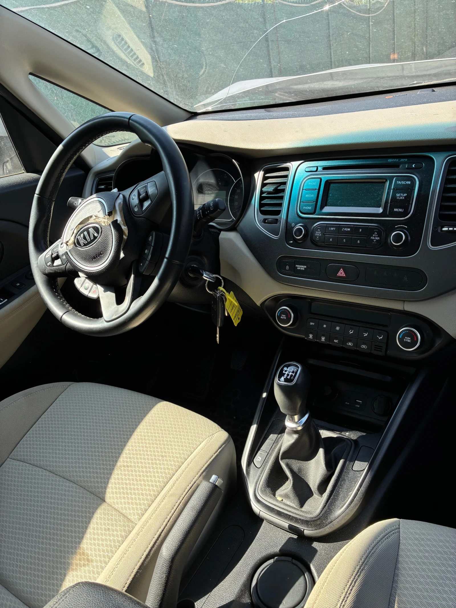 Kia Carens На части, снимка 4 - Автомобили и джипове - 55569203