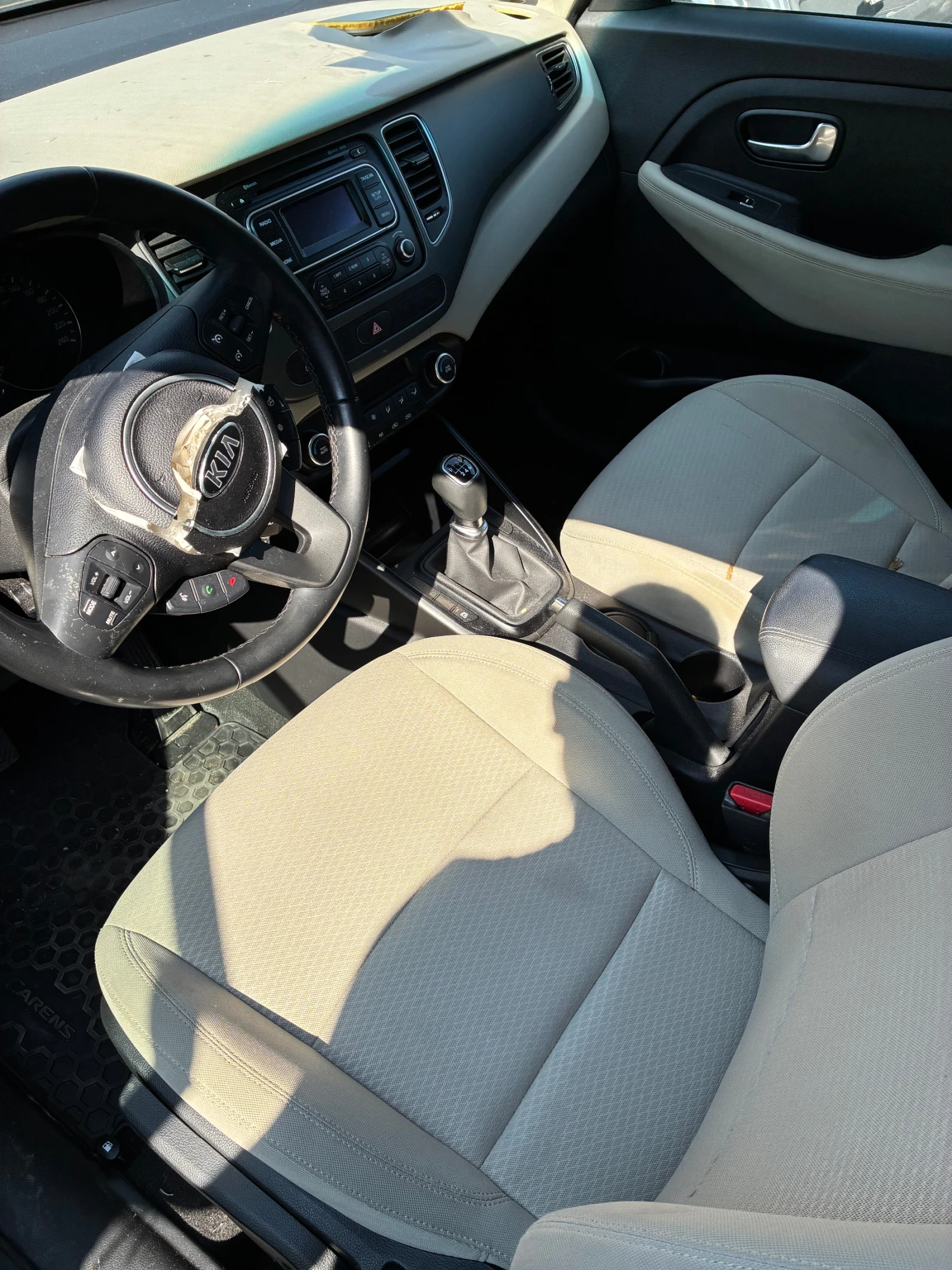 Kia Carens На части, снимка 5 - Автомобили и джипове - 55569203