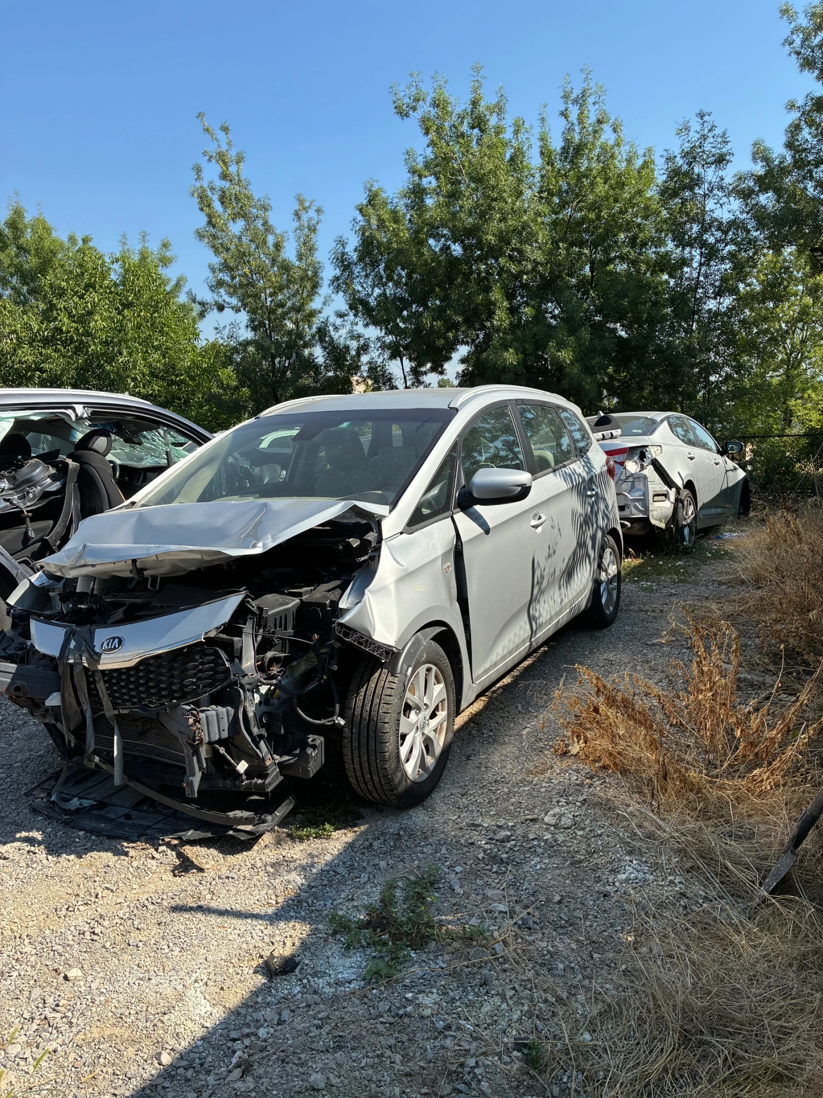 Kia Carens На части, снимка 3 - Автомобили и джипове - 55569203
