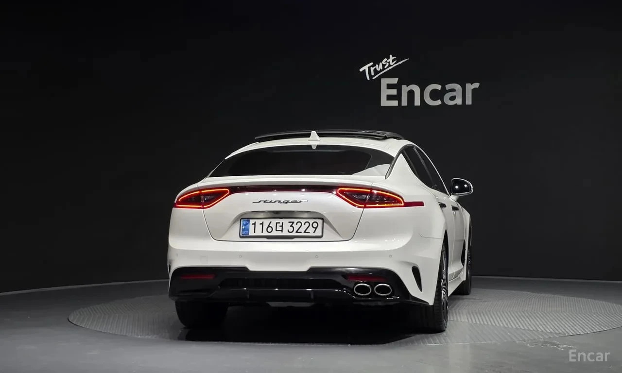 Kia Stinger * 2.2 Diesel 2WD * ЦЕНА ДО БГ, снимка 4 - Автомобили и джипове - 56022408