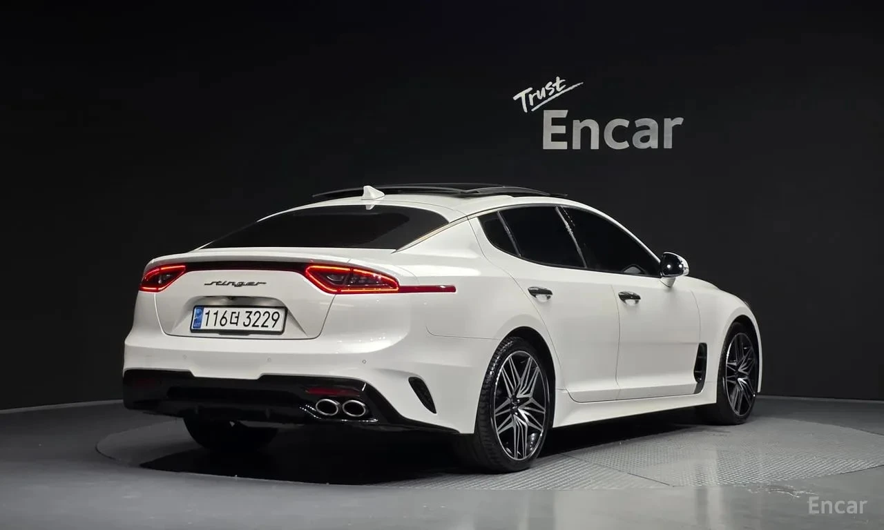 Kia Stinger * 2.2 Diesel 2WD * ЦЕНА ДО БГ, снимка 2 - Автомобили и джипове - 56022408