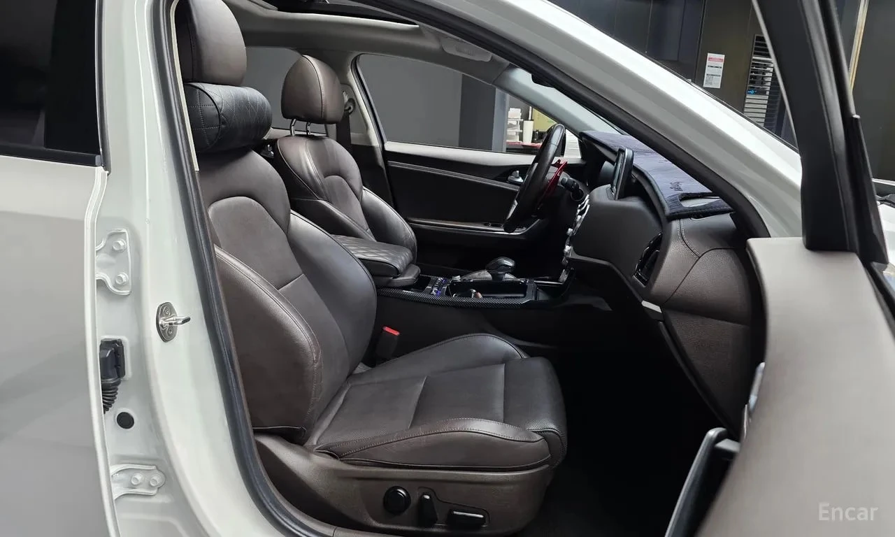 Kia Stinger * 2.2 Diesel 2WD * ЦЕНА ДО БГ, снимка 16 - Автомобили и джипове - 56022408