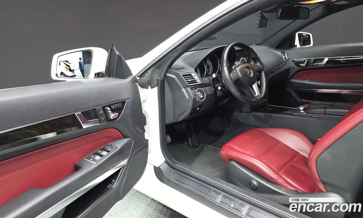 Mercedes-Benz E 200 E200 Coupe, снимка 11 - Автомобили и джипове - 56117467
