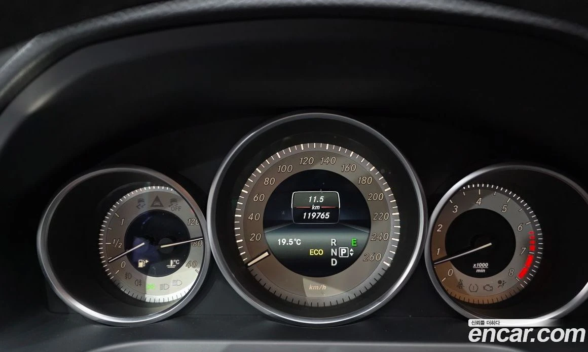 Mercedes-Benz E 200 E200 Coupe, снимка 8 - Автомобили и джипове - 56117467