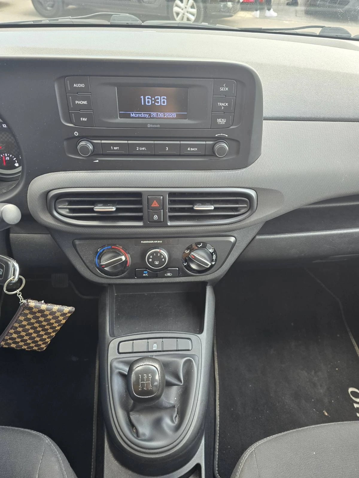 Hyundai I10 1.0 бензин/ газ 70 к.с., снимка 9 - Автомобили и джипове - 56311189