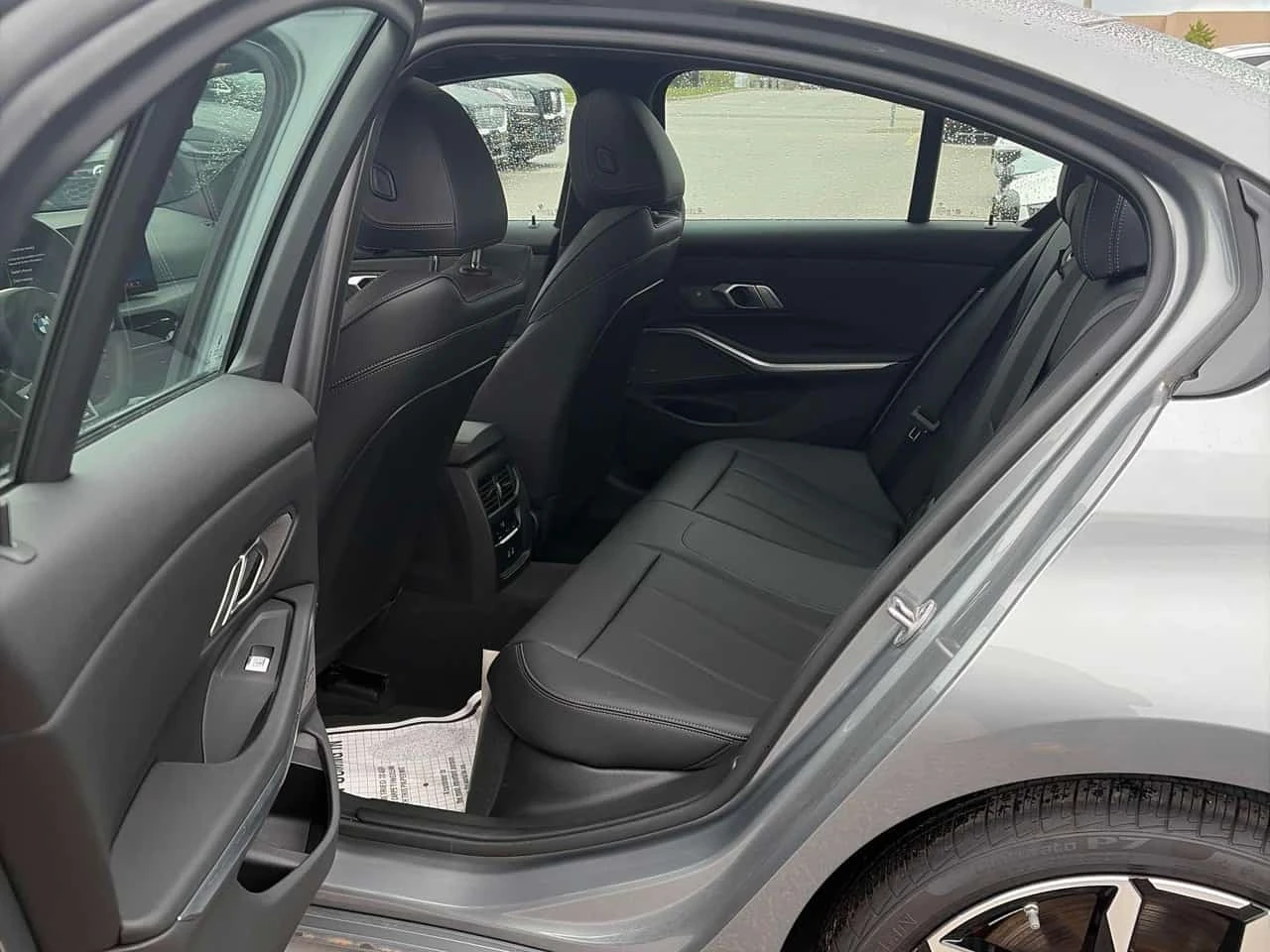 BMW 330 * xDrive * CARFAX * ����� �� ����������� | Mobile.bg � ����������� 10