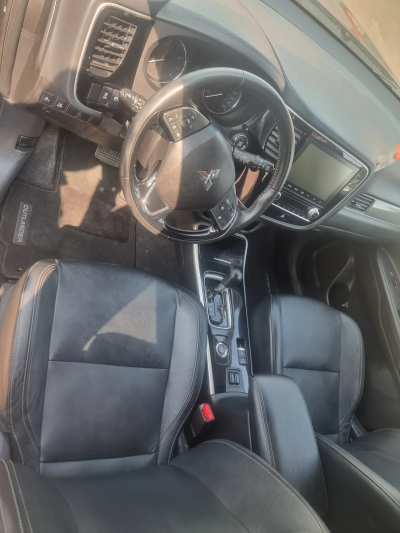 Mitsubishi Outlander, снимка 7 - Автомобили и джипове - 47477084