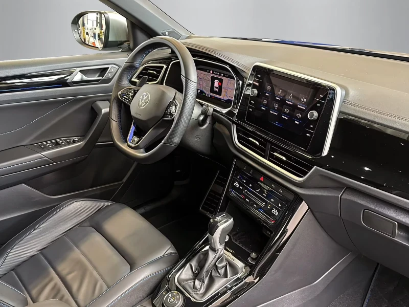 VW T-Roc R/300HP/NAVI/CAM/MATRIX/DSG/KLESS/198g, снимка 13 - Автомобили и джипове - 51483237