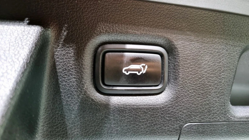 Hyundai Santa fe НАЛИЧНА/ FACELIFT//2.2 CRDi//4WD//DCT/8 СК/PREMIUM, снимка 17 - Автомобили и джипове - 51934700
